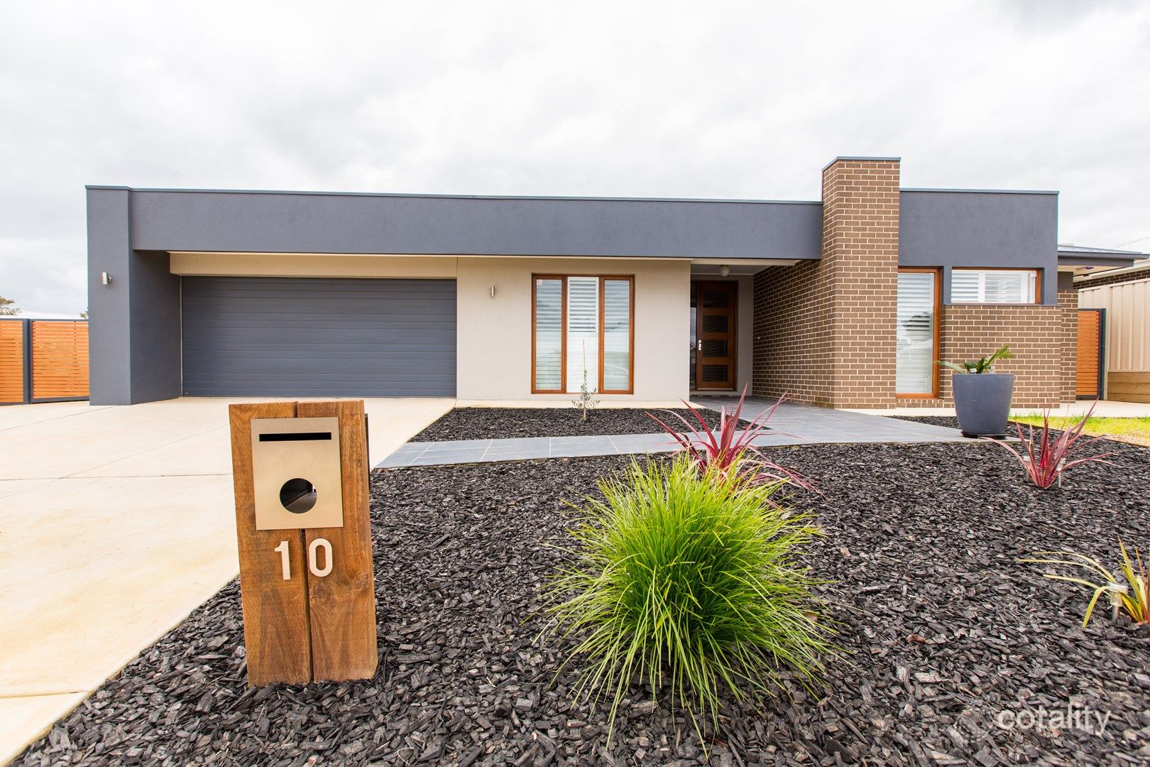 10 Cootamundra Bvd, Gobbagombalin, NSW 2650