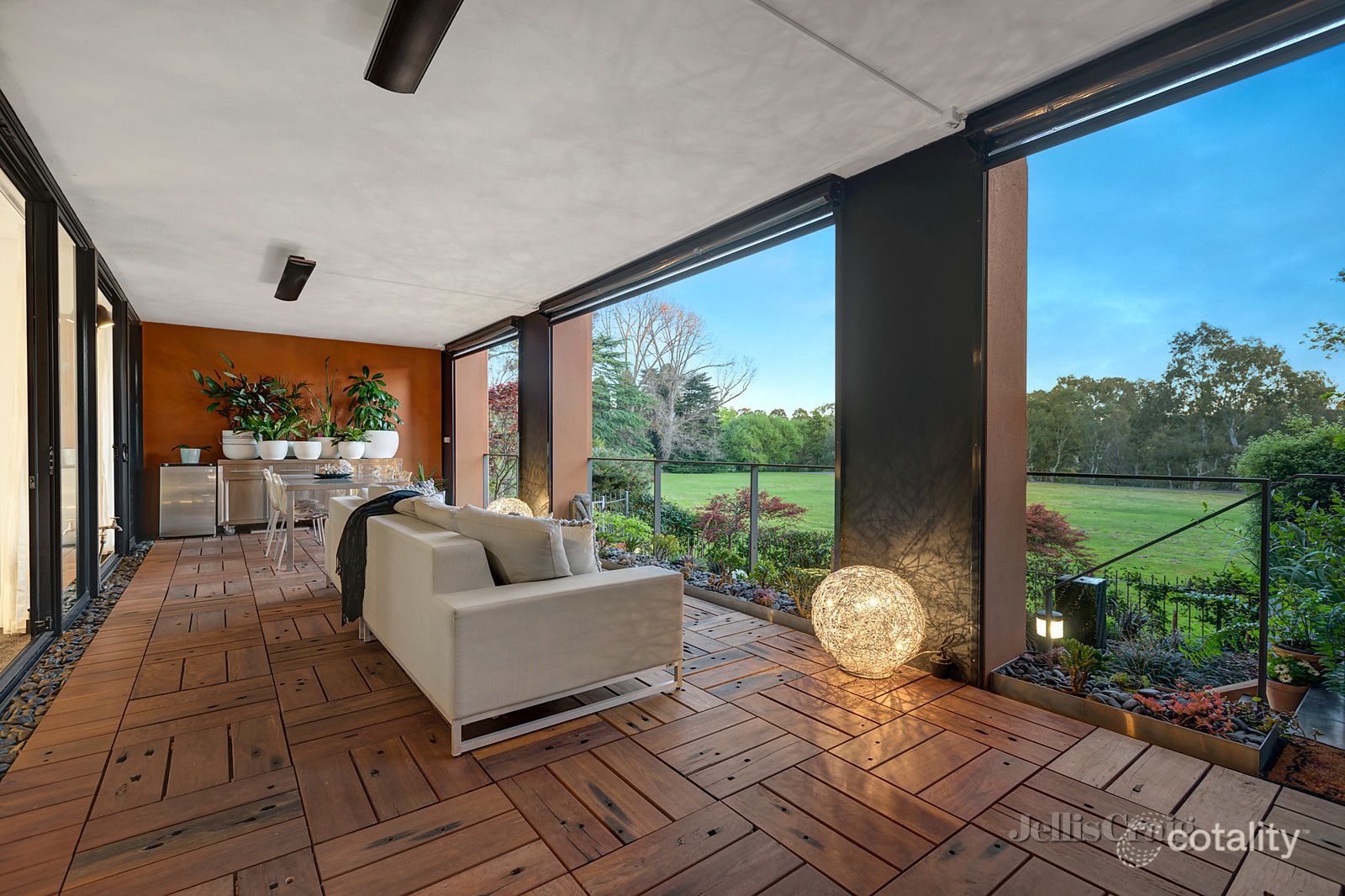 5/8 Wallen Rd, Hawthorn, VIC 3122