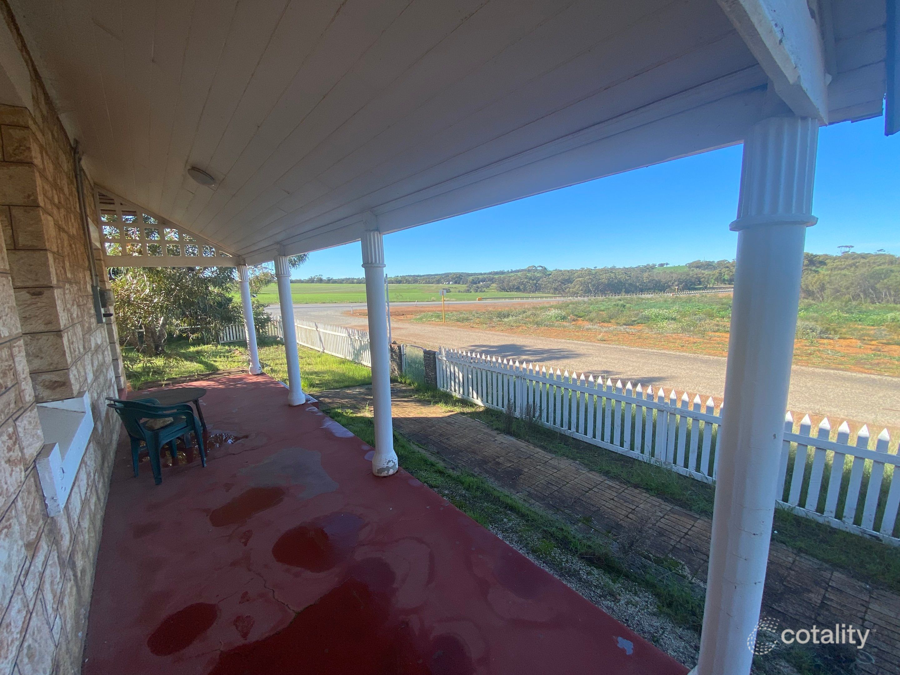 4 Midlands Rd, Walebing, WA 6510