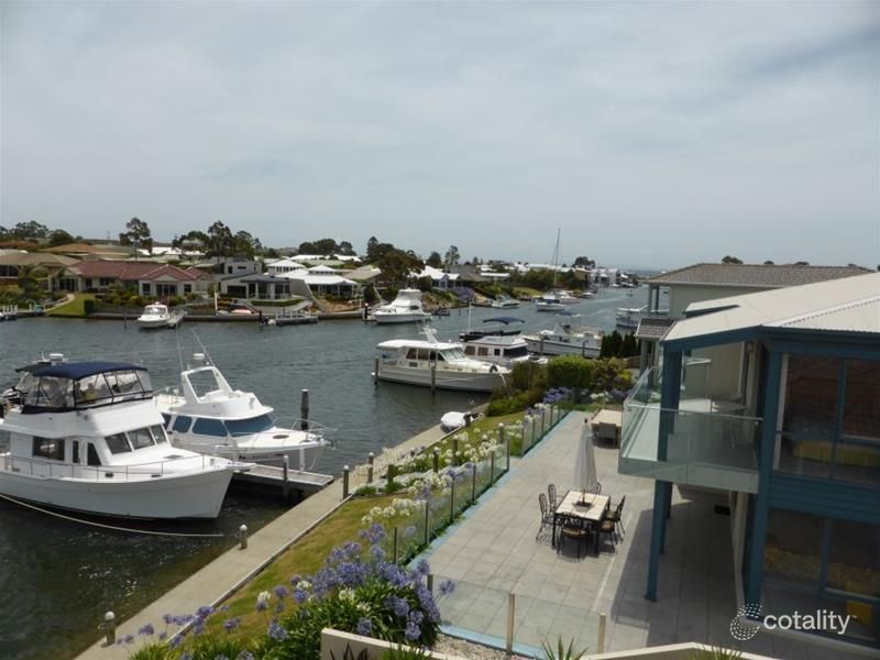 2/9 Windjammer Ct, Paynesville, VIC 3880