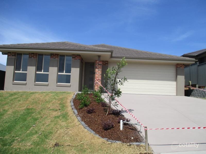 17 Voyager St, Wadalba, NSW 2259