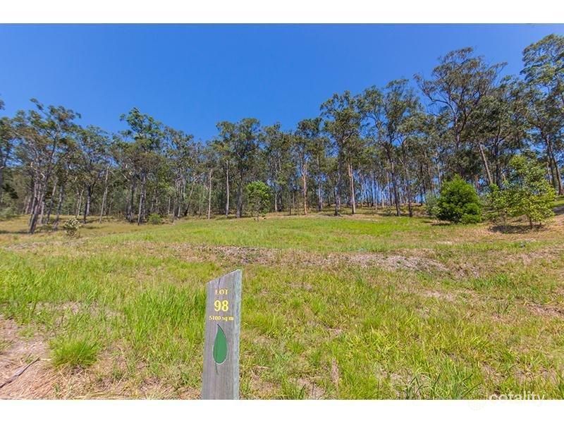 11 Woodland Ave, Mount Nathan, QLD 4211