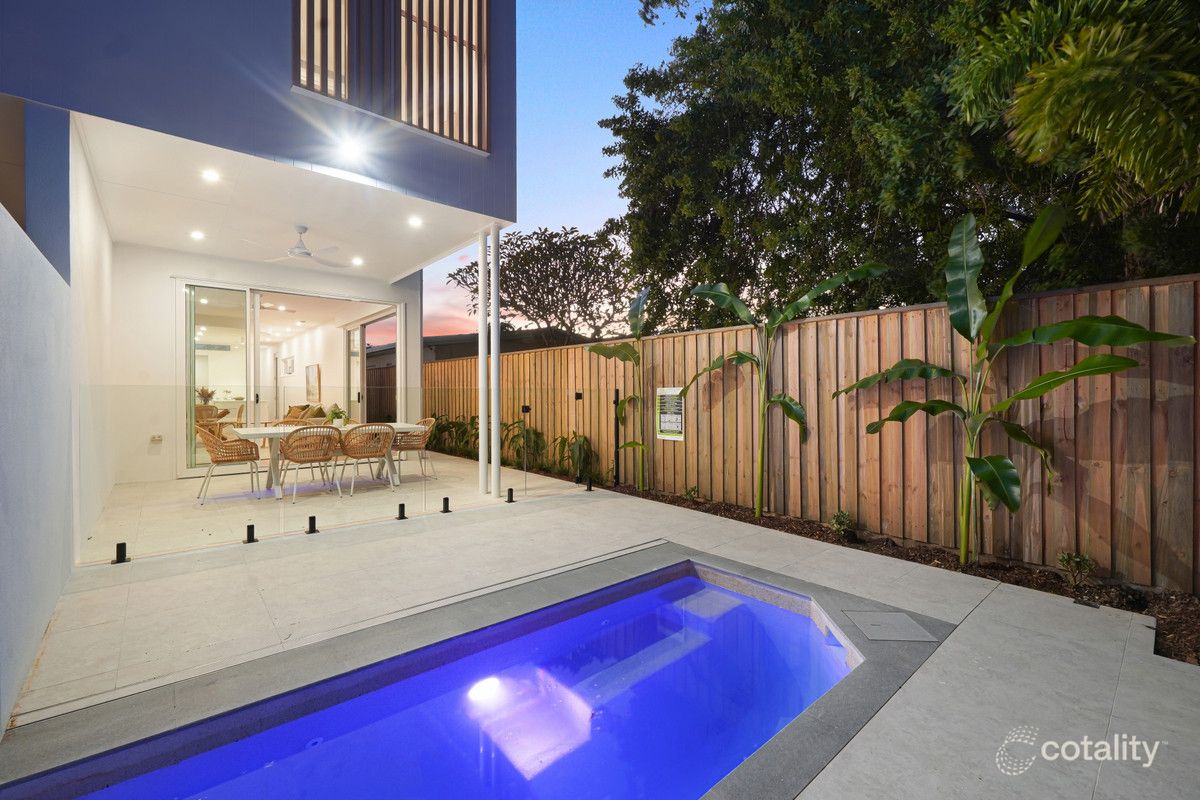 2/81 Sunshine Pde, Miami, QLD 4220