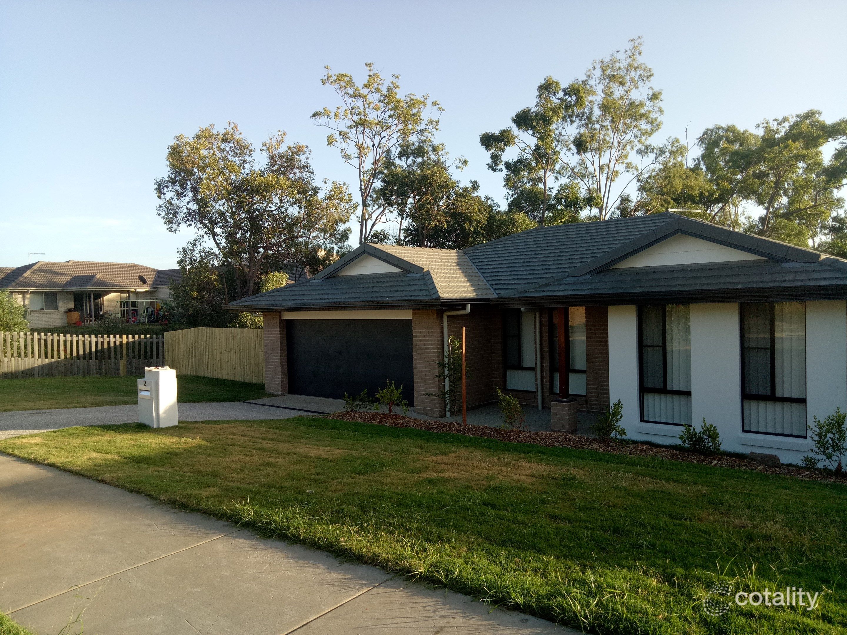 6 Essington Mews, Leichhardt, QLD 4305