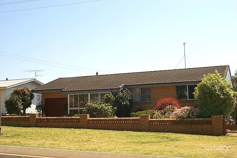 39 Croxley St, Harristown, QLD 4350