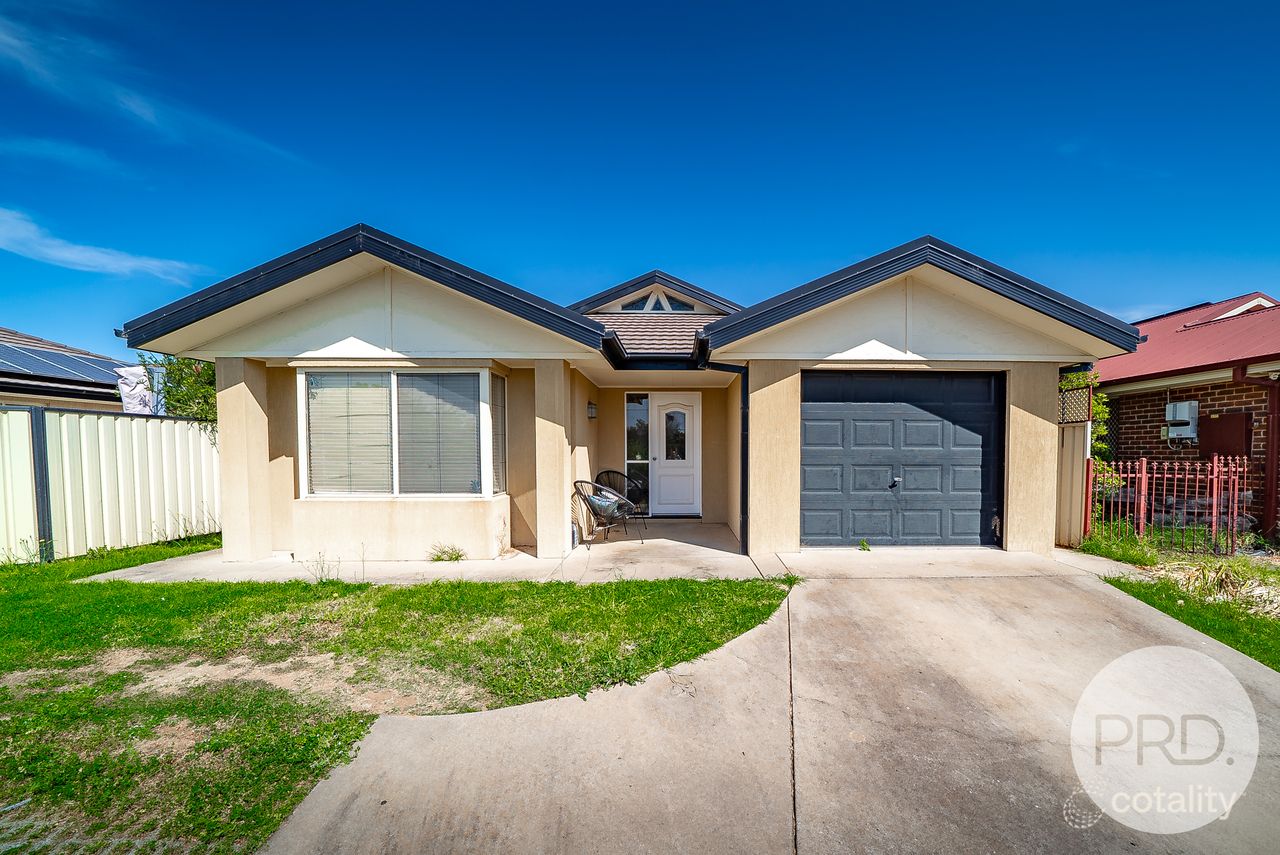 4/32 Avocet Dr, Estella, NSW 2650