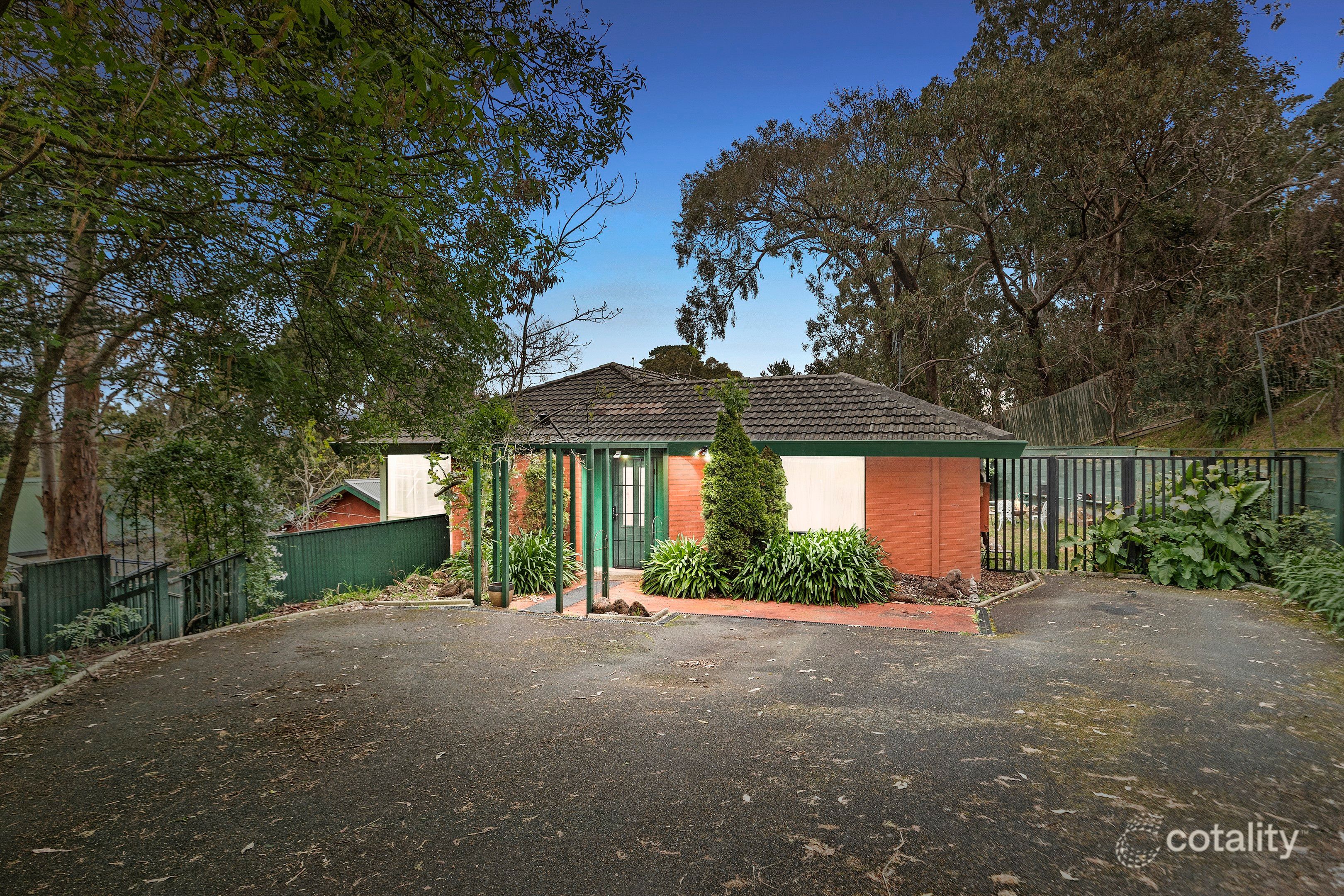 24 Craig Ave, Ferntree Gully, VIC 3156
