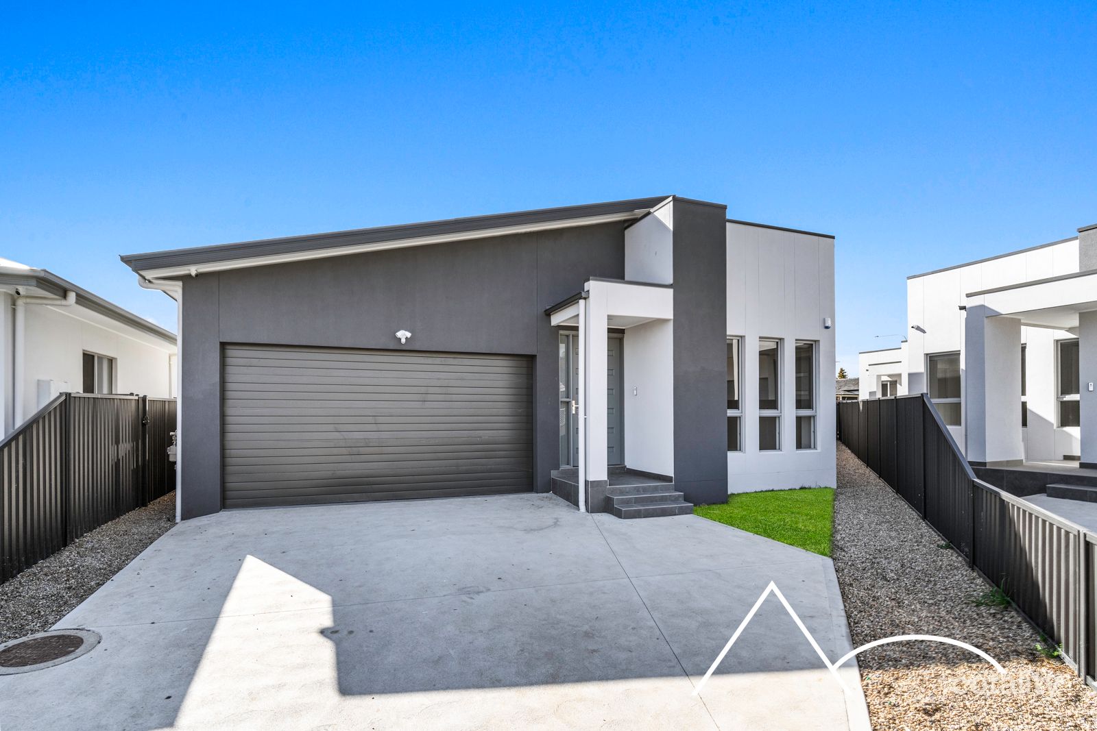 22 Hoxton Pl, Spring Farm, NSW 2570