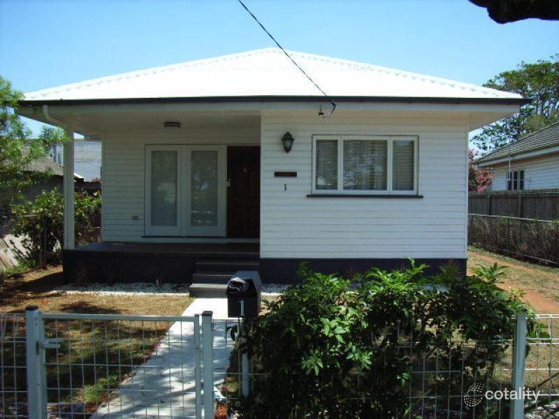 1 Garnet St, Scarborough, QLD 4020