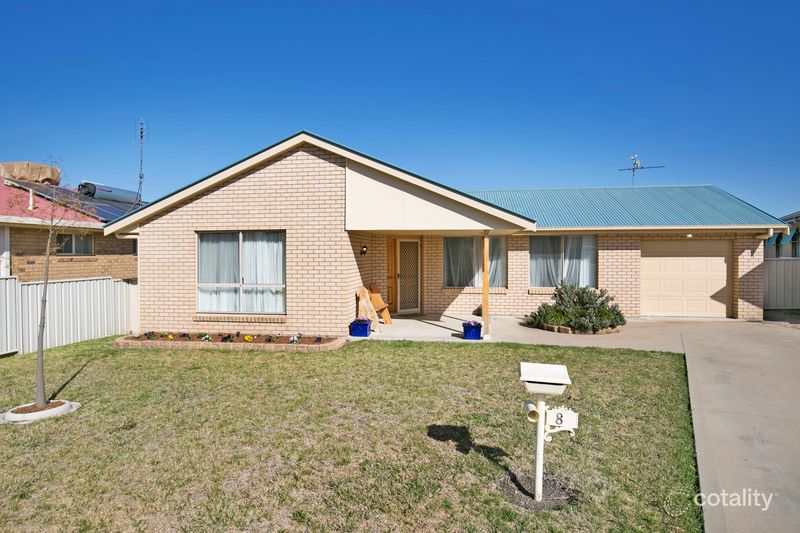 8 Libani Cl, Inverell, NSW 2360