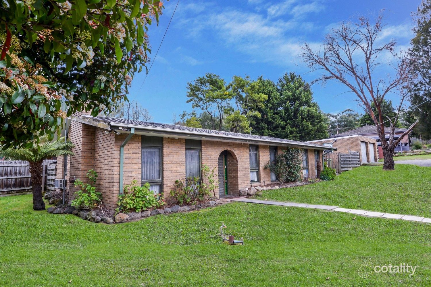 1 Greenwood Dr, Launching Place, VIC 3139