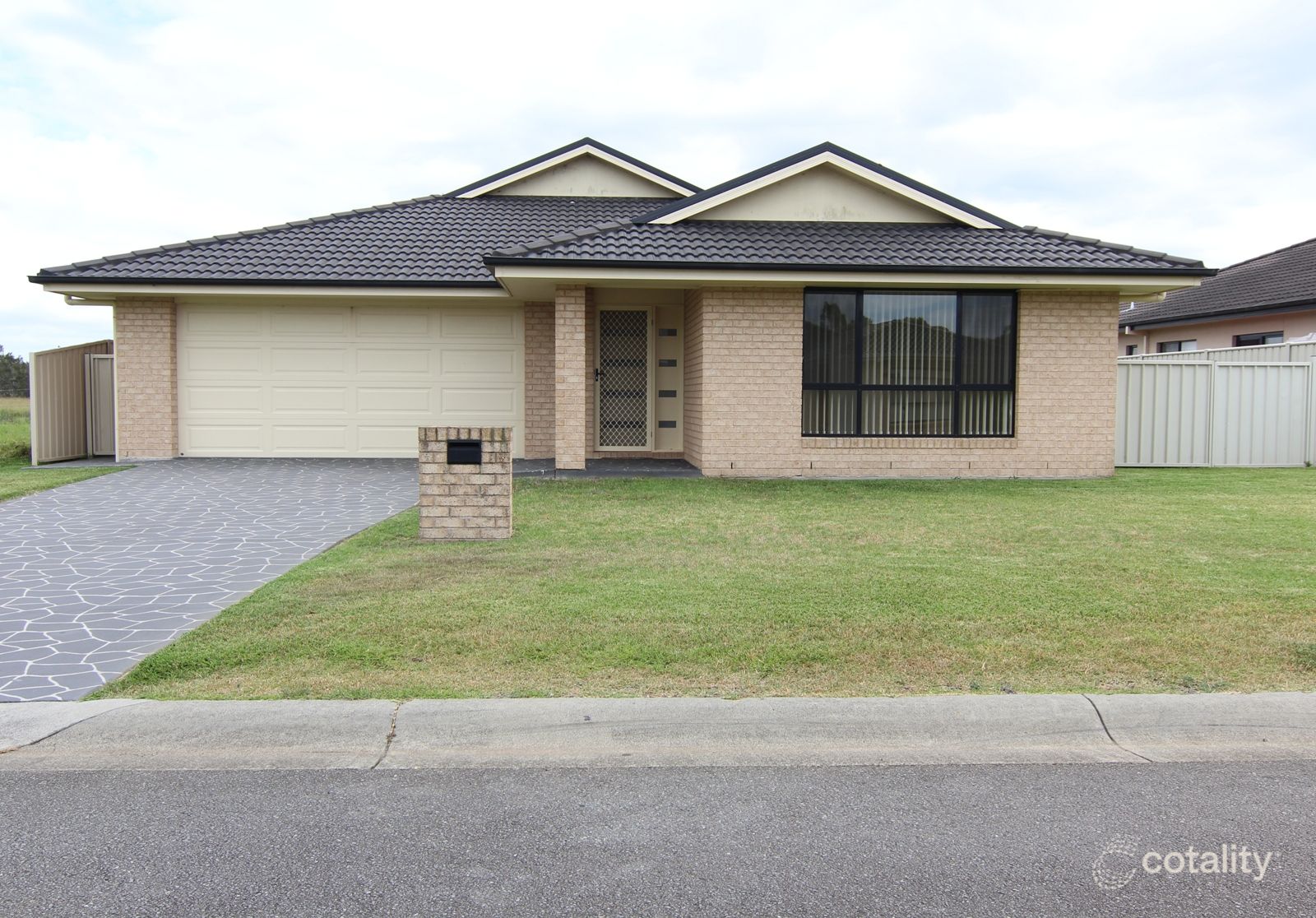 37 Wamara Cres, Forster, NSW 2428
