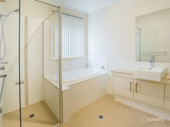 12 Oakhill Cres, Colebee, NSW 2761
