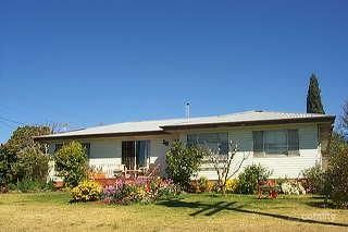 20 Makepeace St, Rockville, QLD 4350