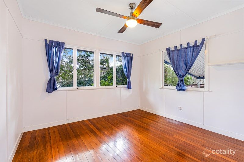 142 Lawn St, Holland Park, QLD 4121