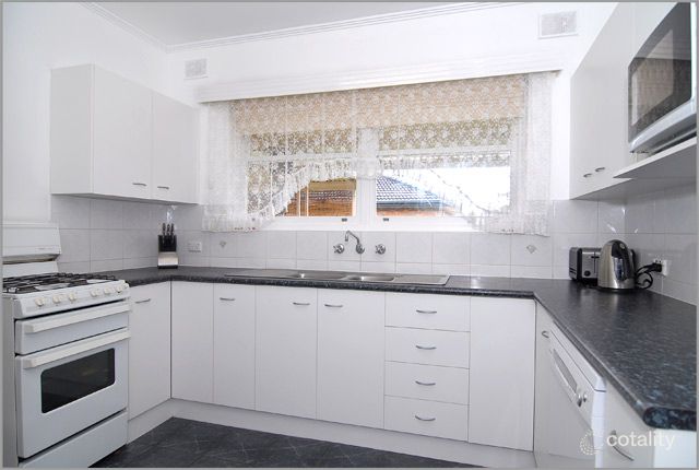 4 Jennifer St, Paradise, SA 5075