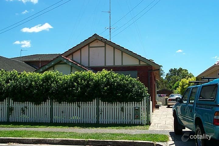 6 Hebburn St, Hamilton East, NSW 2303