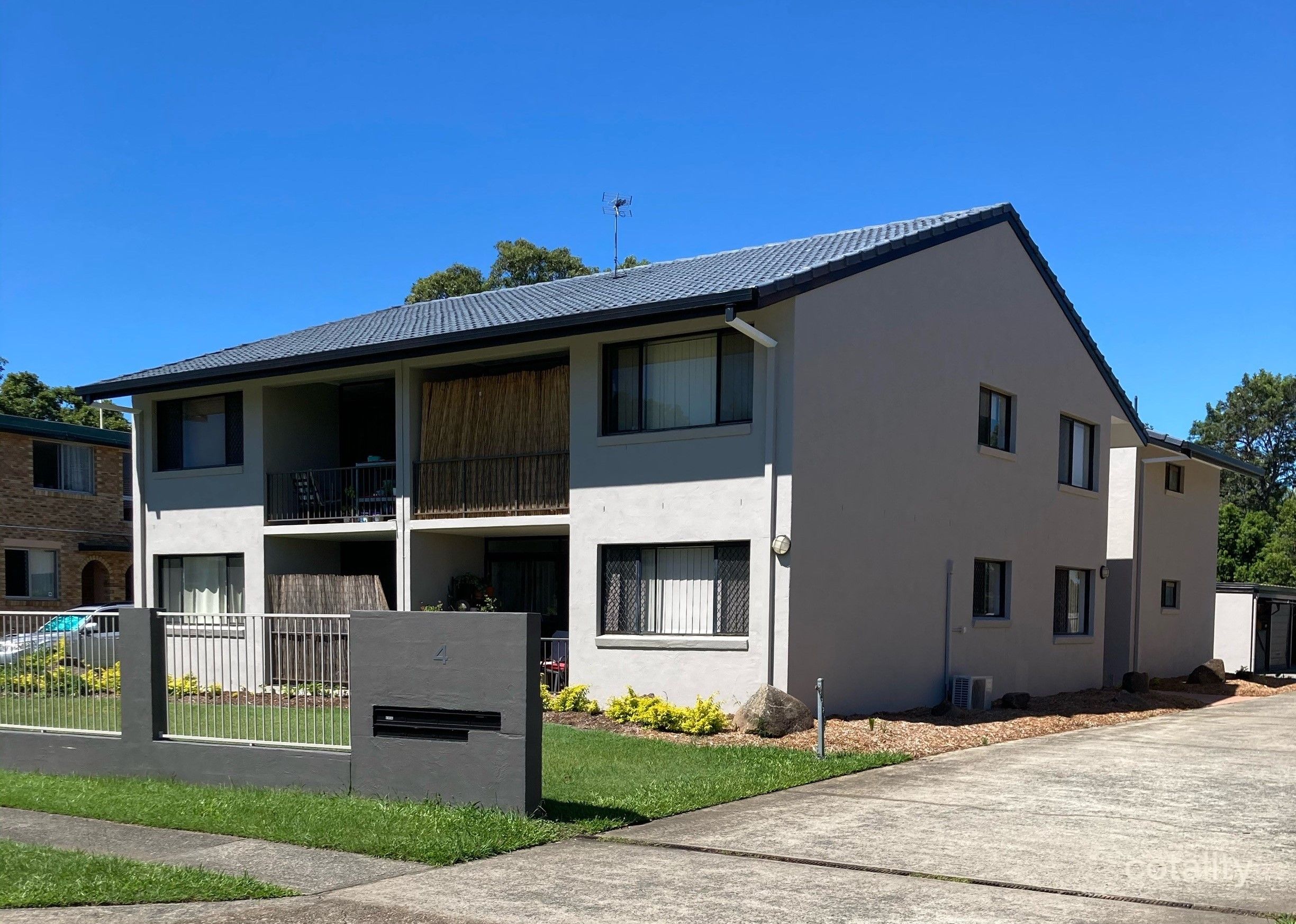 3/4 Oceanic Dr, Mermaid Waters, QLD 4218