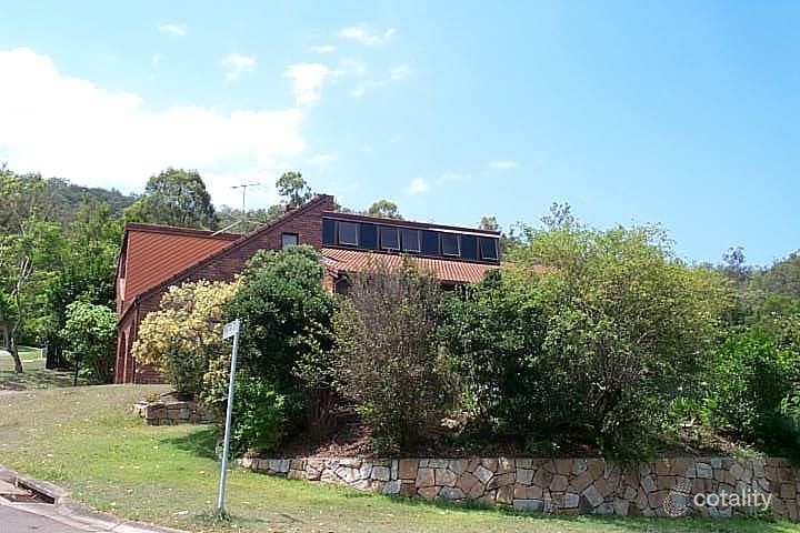 1 Riatta St, Chapel Hill, QLD 4069