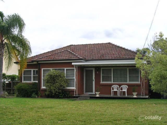 10 Seidel Ave, Picnic Point, NSW 2213