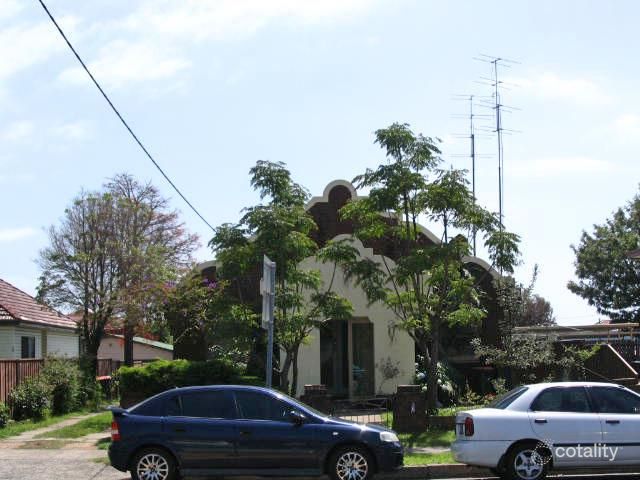 18 Bridge St, Coniston, NSW 2500