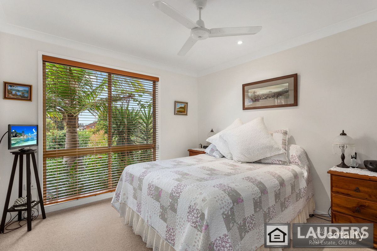 51 Clerke St, Old Bar, NSW 2430