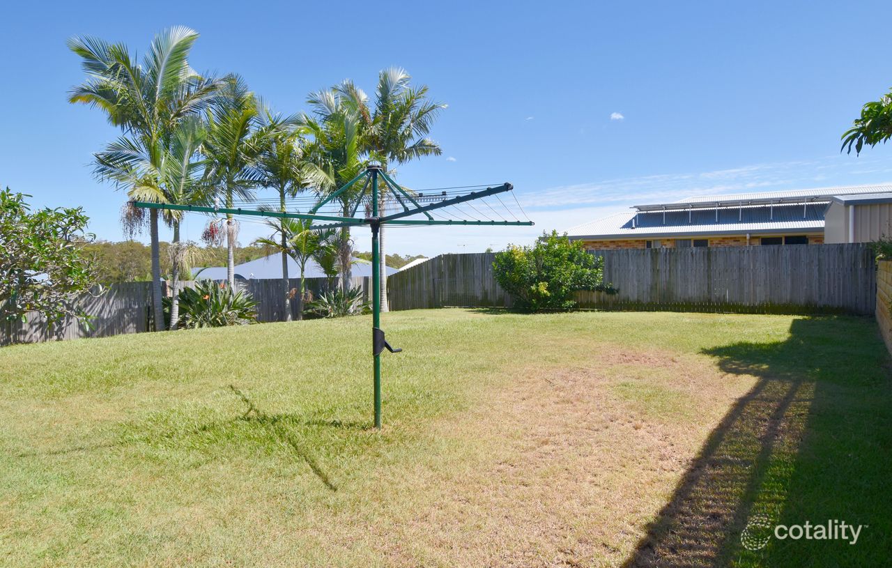 8 Linhow Cres, Clinton, QLD 4680