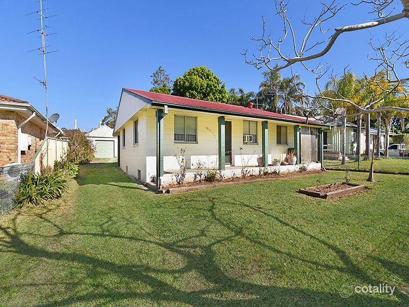 11 Spencer Rd, Mannering Park, NSW 2259
