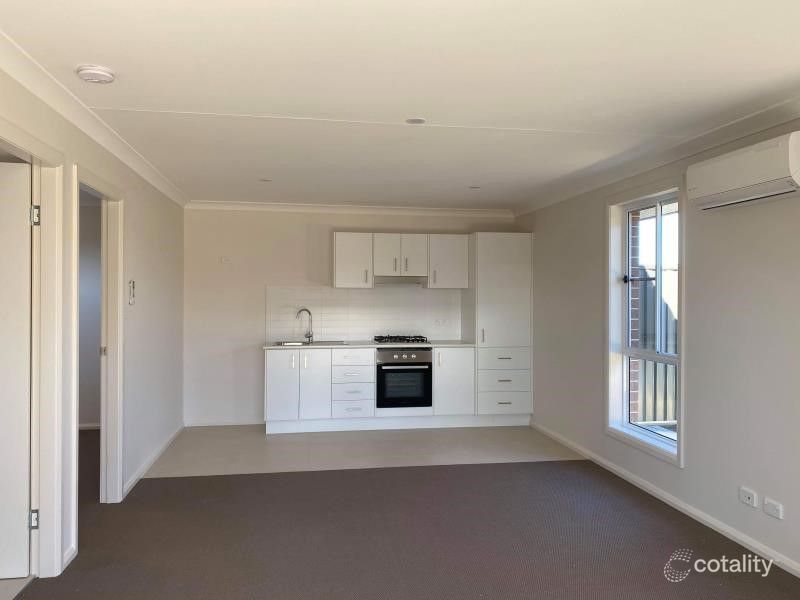 2/9 Reginald Dr, Kootingal, NSW 2352