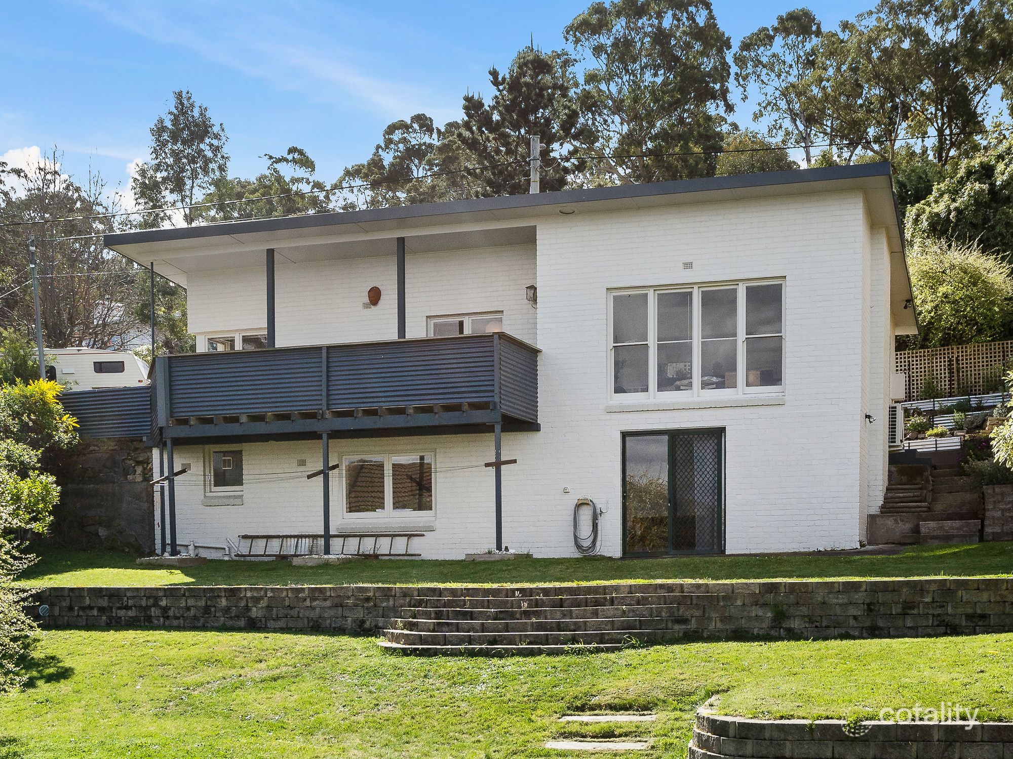 105 Karoola Rd, Lindisfarne, TAS 7015