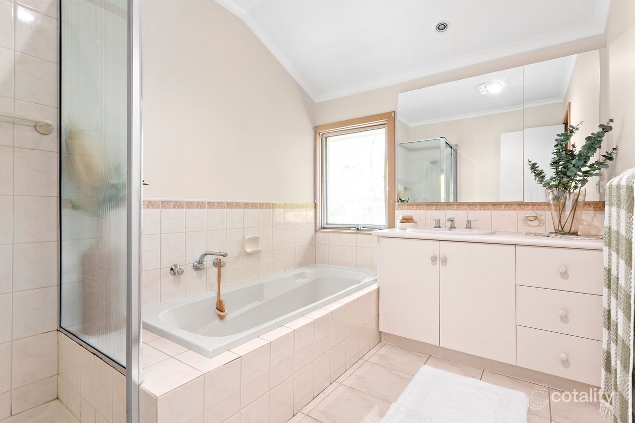 15 Heyington Cl, Croydon, VIC 3136