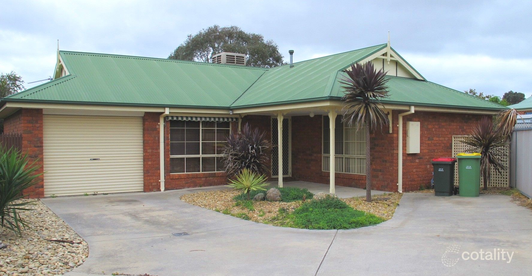 2/8 Kingsbury Ct, West Wodonga, VIC 3690