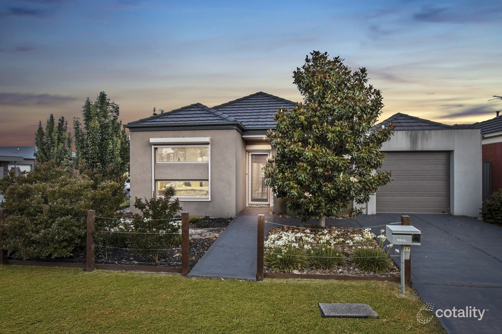 17 Sarton Link, Pakenham, VIC 3810