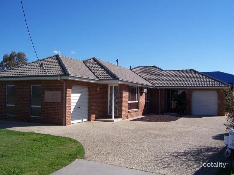 379 Cambourne St, Lavington, NSW 2641