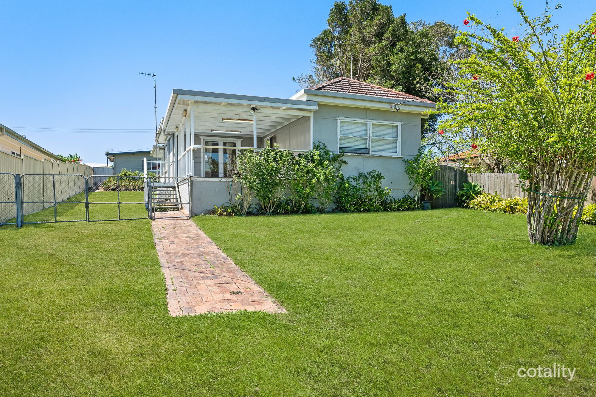 38 Lakeside Pde, The Entrance, NSW 2261