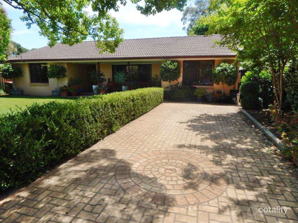 110 Third Ave S, Narromine, NSW 2821