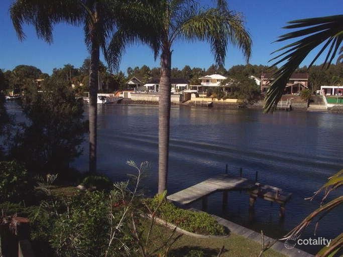 17 Wallaby Pl, Bundall, QLD 4217