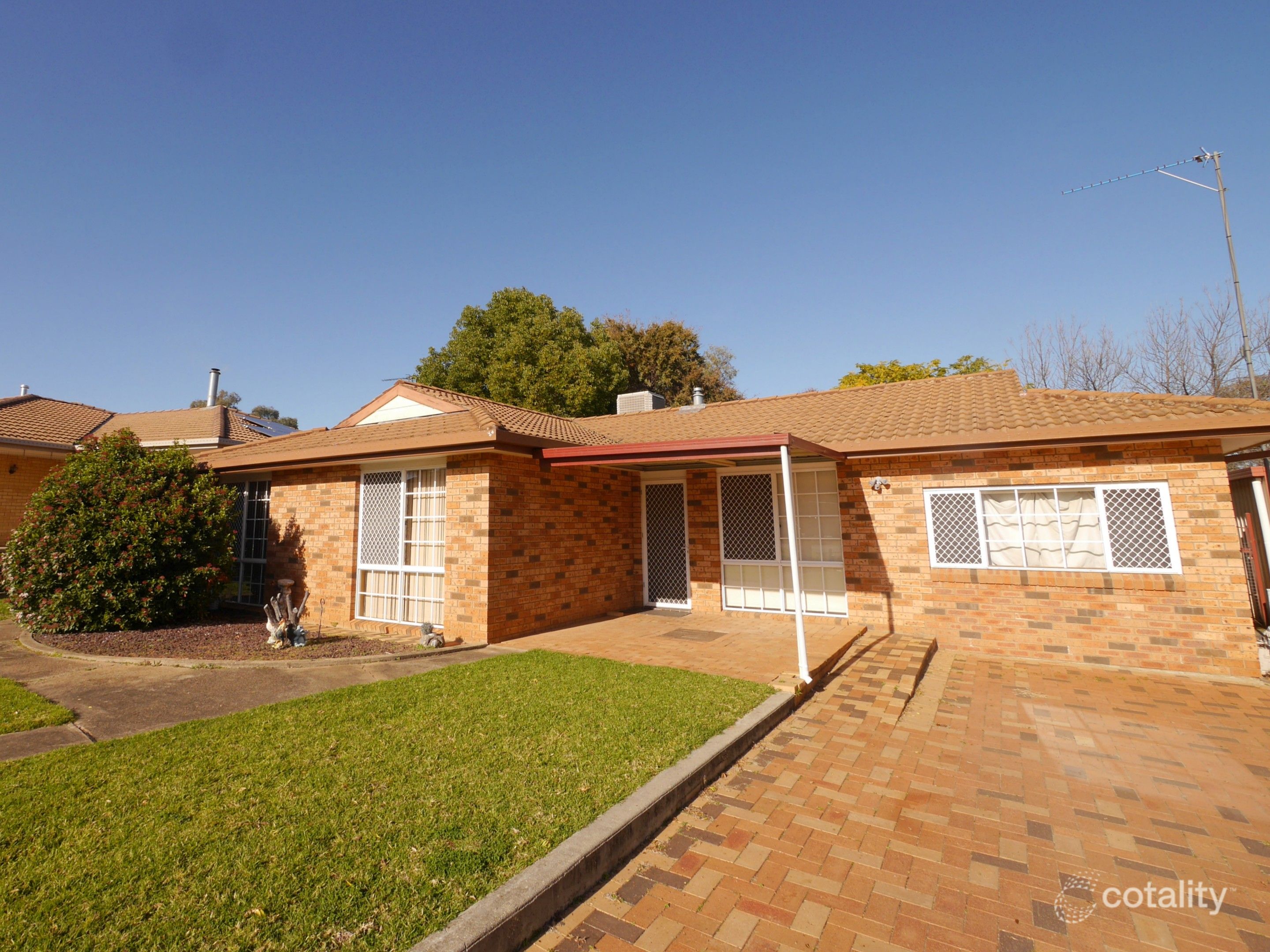 11 Echuca Pl, Cowra, NSW 2794