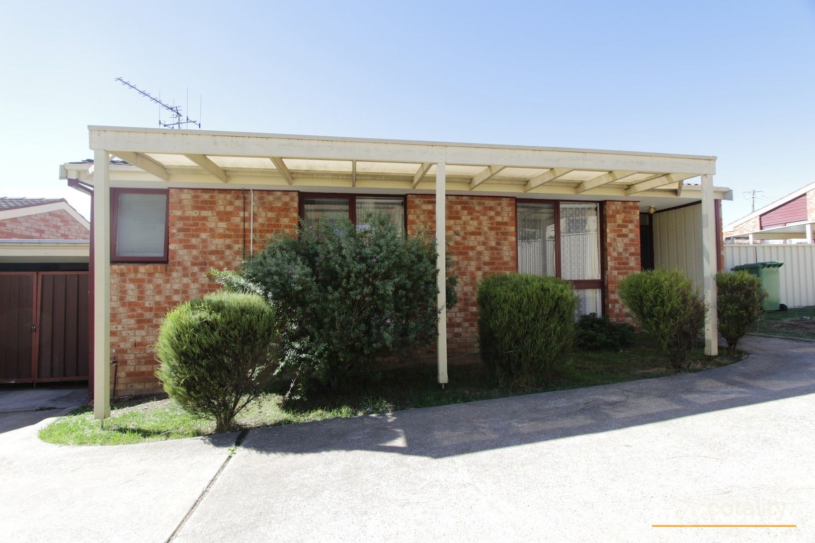 2/17 Henderson Rd, Queanbeyan, NSW 2620