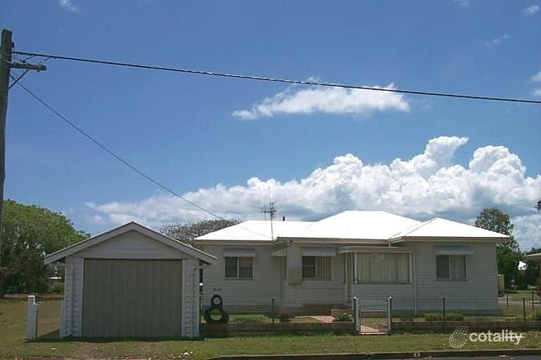 8 Edward St, Urangan, QLD 4655
