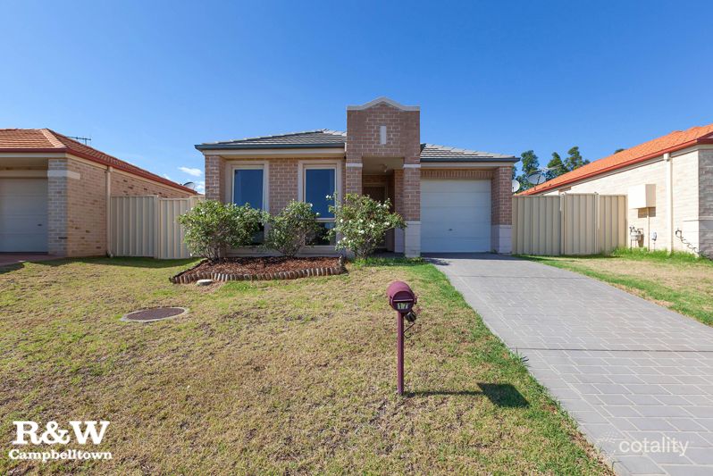 17 Ager Cottage Cres, Blair Athol, NSW 2560