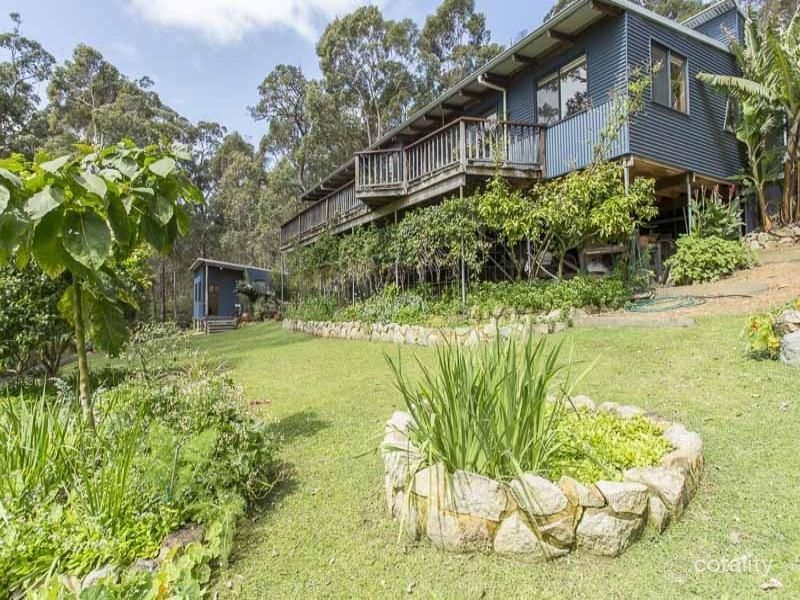 4 Pember Rd W, Ocean Beach, WA 6333