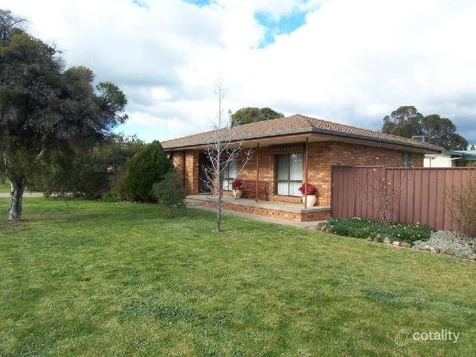 11 Elizabeth St, Cootamundra, NSW 2590