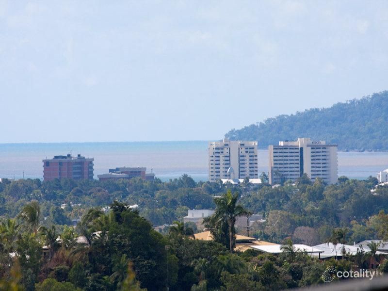 8 Julian Cl, Mooroobool, QLD 4870