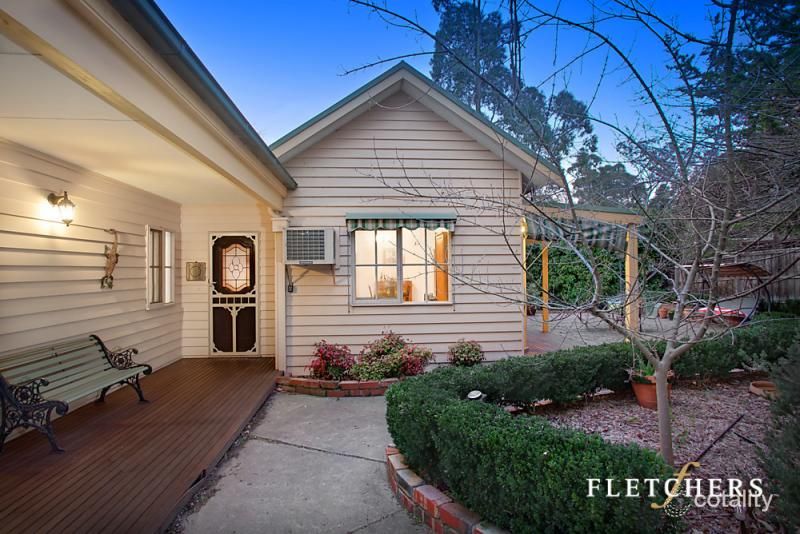 42 Haleys Gully Rd, Hurstbridge, VIC 3099