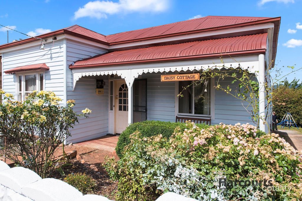 7 Charles St, Scottsdale, TAS 7260