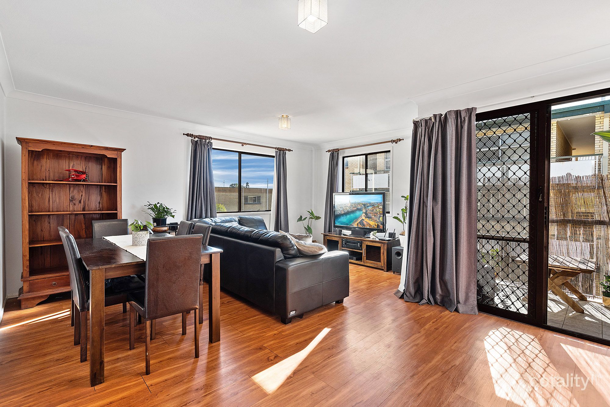 2/8 Weston St, Coorparoo, QLD 4151