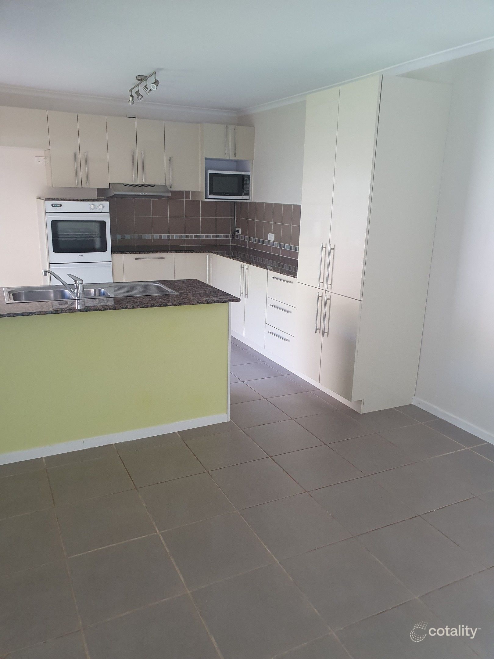 6 Dromana Cres, Helensvale, QLD 4212