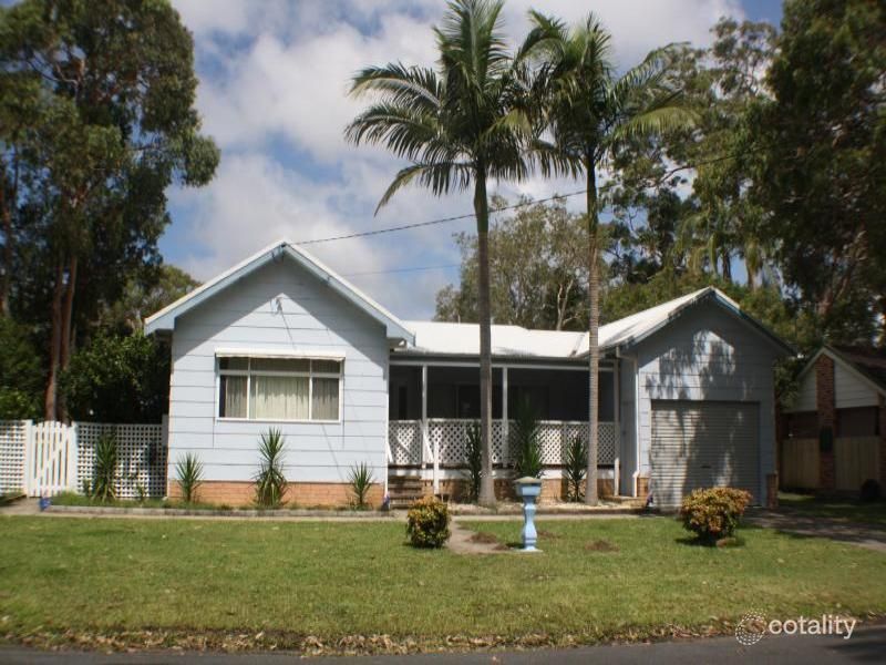 35 Murrumbong Rd, Summerland Point, NSW 2259