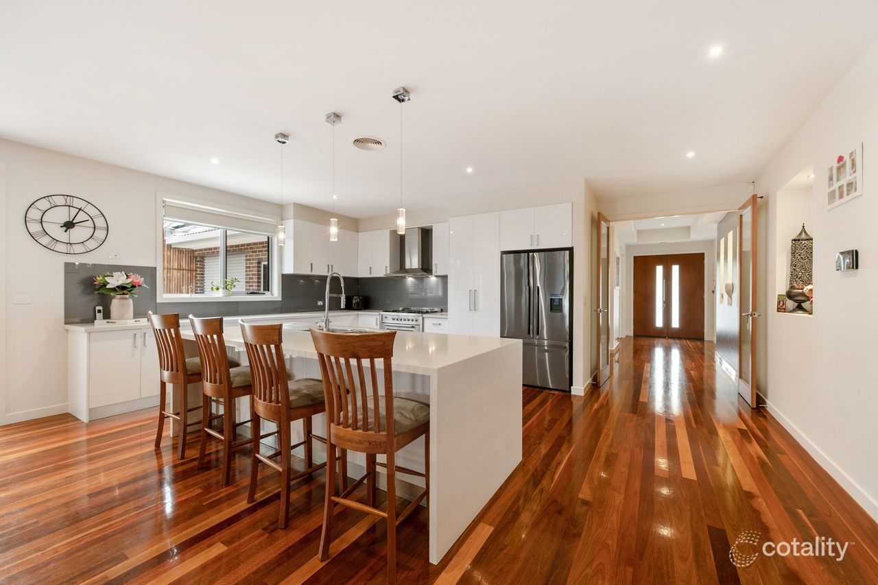 18 Bond St, Taylors Hill, VIC 3037